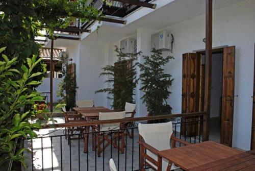 Athina Apartments Нео Кліма Екстер'єр фото